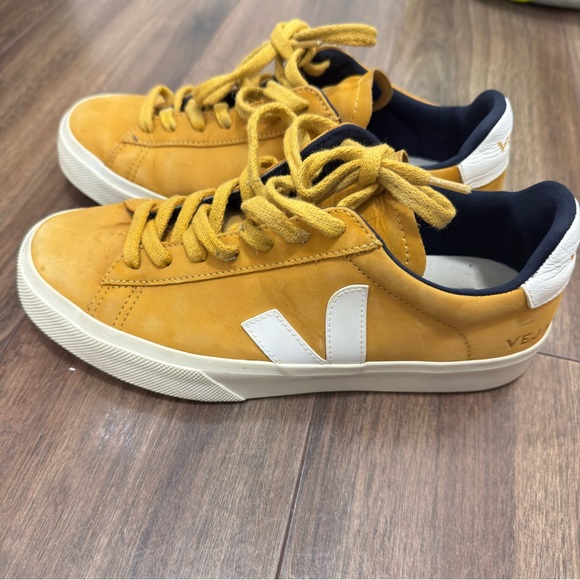 Veja Campo Nubuck  women’s  Mustard Yellow Leather Casual Sneakers size 9 - Picture 3 of 9